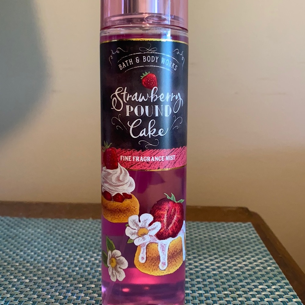 Bath & Body Works Strawberry Pound Cake